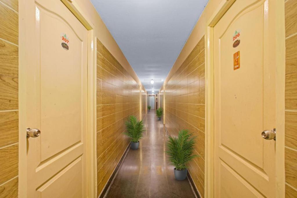 Hotel Mgr 퐁디셰리 외부 사진